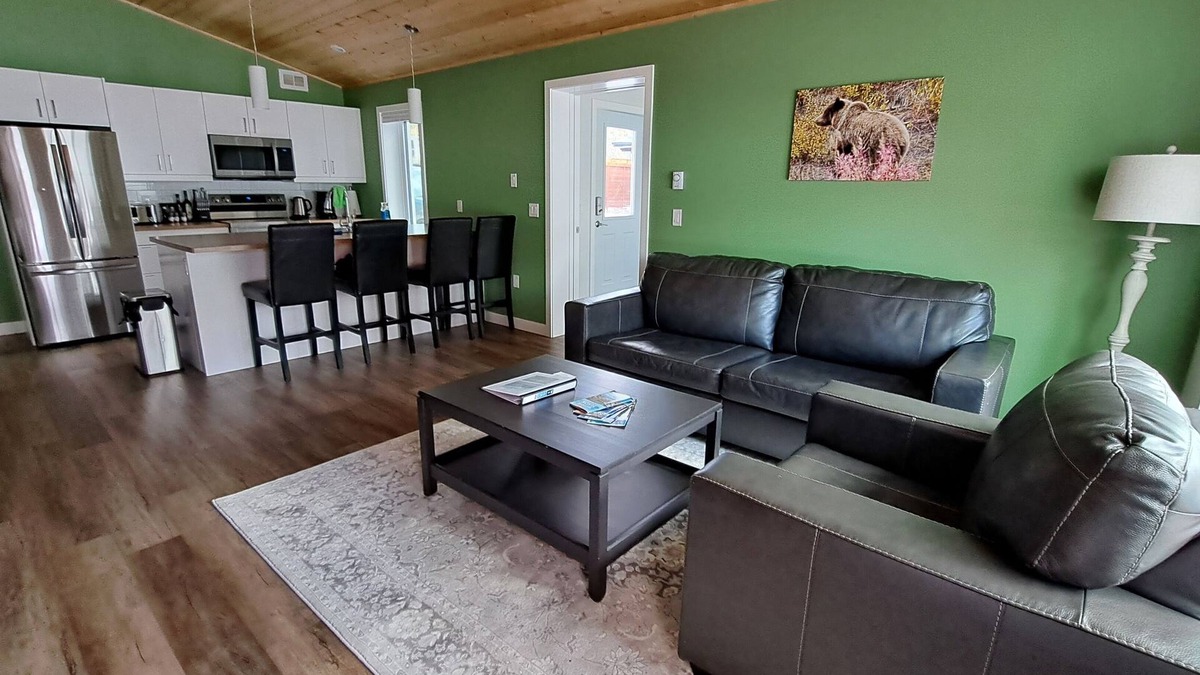 Whitehorse House | Yukon Hot Springs Suite #34