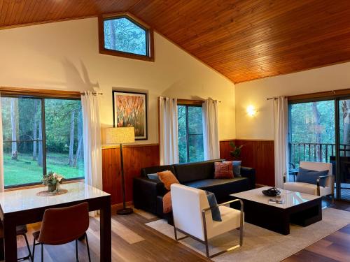 Ellenborough House | Yulo Kopa