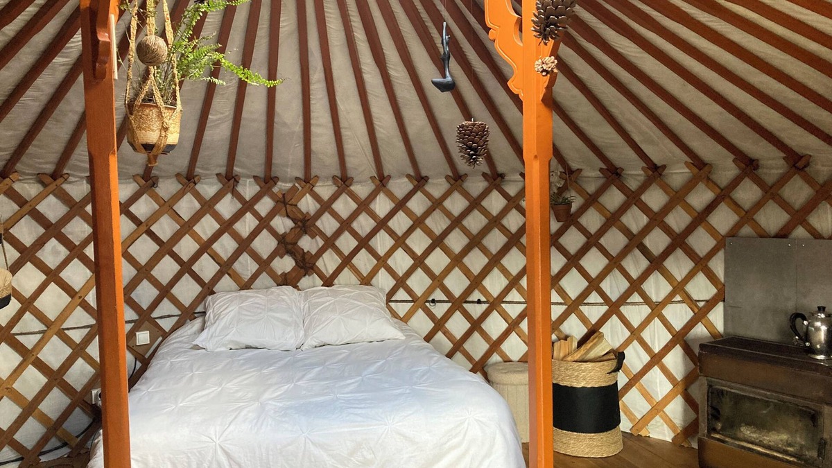 Ramonchamp Cabin | Yurt on the farm