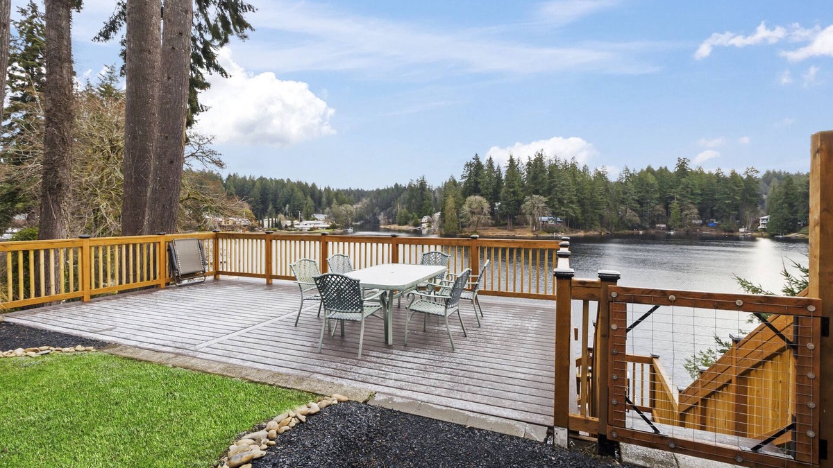 Lacey House | Z Cabin: Vintage Lakeside Retreat w/Private Dock