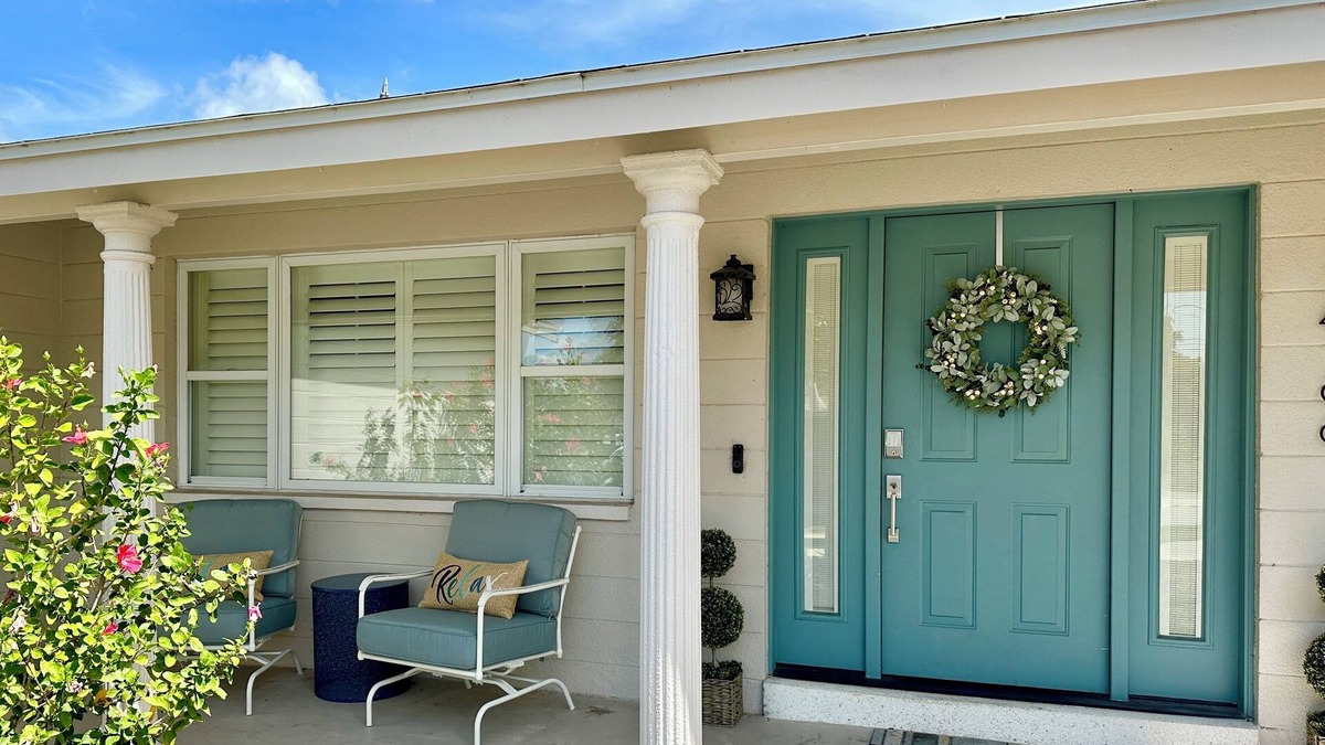 Largo House | Z's Gulf Coast Getaway - A mile to Indian Rocks Beach! Hot Tub & Dog Friendly!