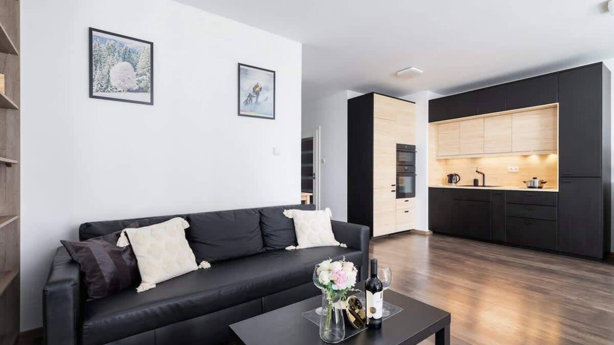 Podgorze Apartment | Zablocie 26 | Studio for 2 Guests | Balcony