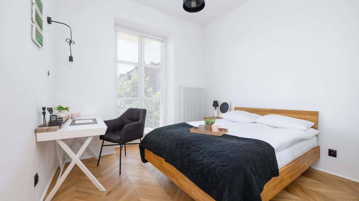 City Centre Apartment | Zagrody 8 | Compact Apartment | Balcony