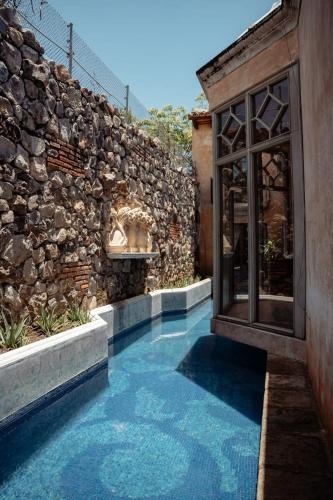 Antigua Guatemala Bed & Breakfast | Zahar Boutique Stay Volcano Views and Pool