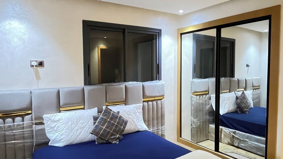 Ain Sebaa Bed & Breakfast | Zahira New Luxury ONE ROOM Near The Beach - 1 DOUBLE BED/2 SINGLE BED