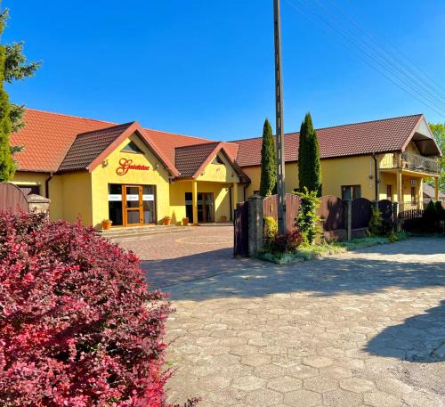 Nowosiołki-Kolonia Hotel | Zajazd Gościniec