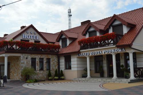 Wrocki Hotel | Zajazd Złota Podkowa