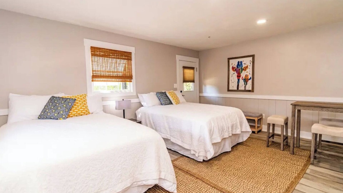 Wirtz Resort | ZAMBEZI, a cozy stay for four in the lodge of Karoo at Smith Mountain Lake
