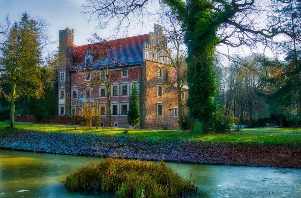 Wojnowice Bed & Breakfast | Zamek na wodzie w Wojnowicach