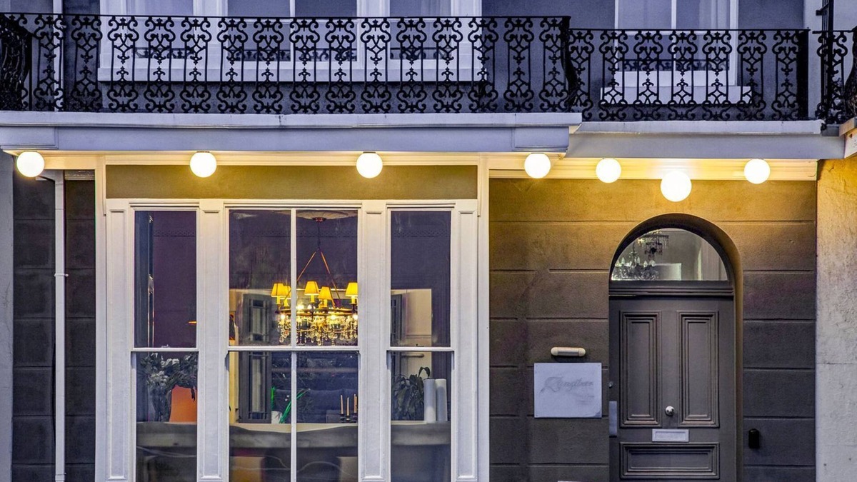St Leonards-On-Sea Cottage | ZANZIBAR BEACH HOUSE, pet friendly in St Leonards-On-Sea
