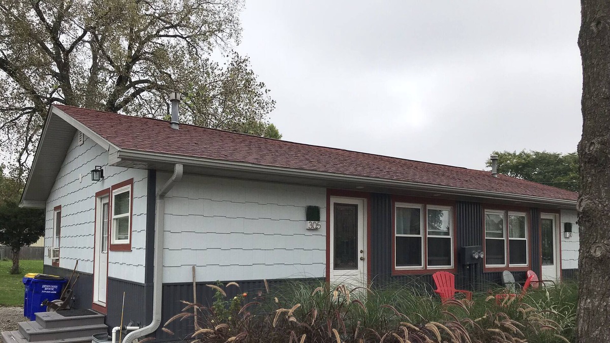 North Liberty House | Zeller Oasis - 15 min to U of I Hospital & Kinnick Stadium