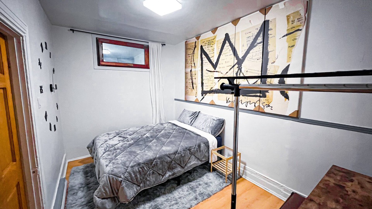 Ville-Emard Apartment | Zen & Artistic apartment n15 min from Downtown by transit nNear Attractions