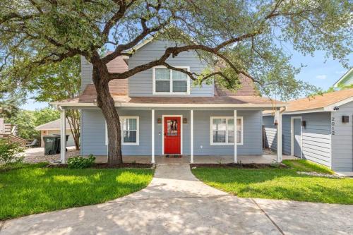 Apache Shores House | Zen Austin Home with a Cozy Tree House