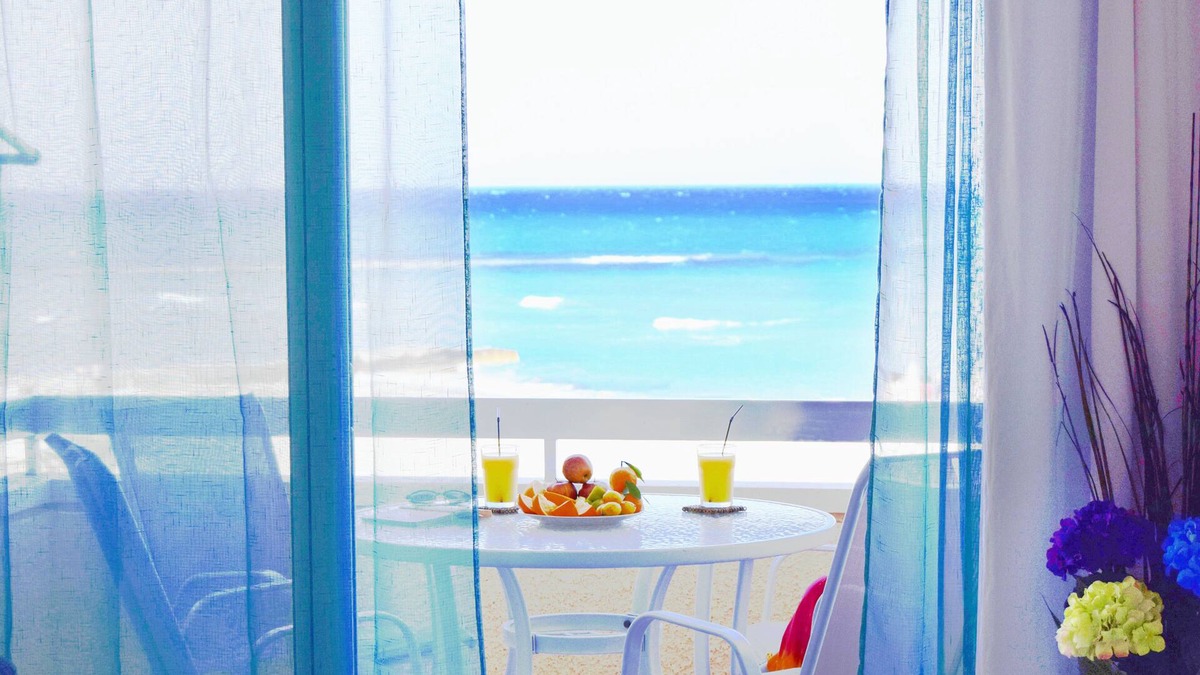 Larnaca Apartment | ZEN by the SEA Mackenzie beachfront