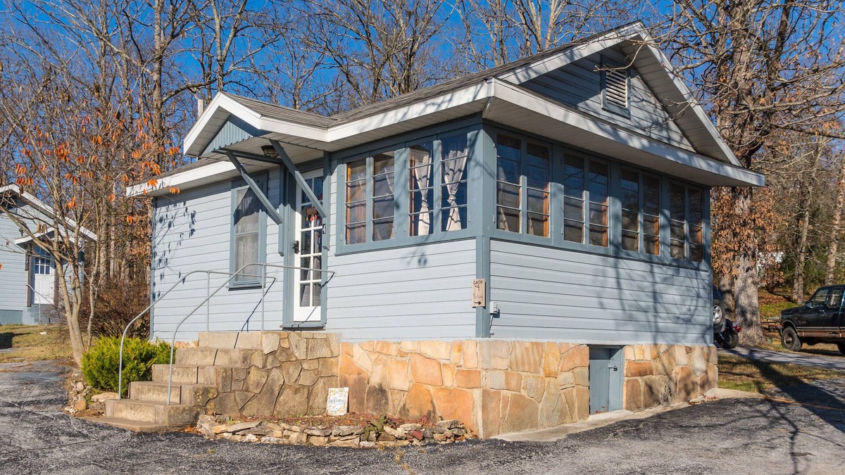 Rockaway Beach House | Zen Den at Rockaway Rentals near Branson