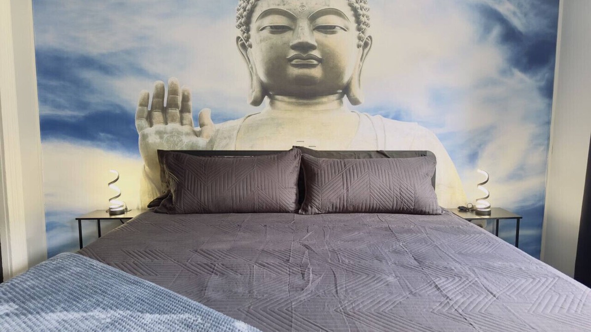 Cleveland Apartment | Zen Den Getaway, your peaceful retreat near Cleveland’s vibrant AsiaTown.