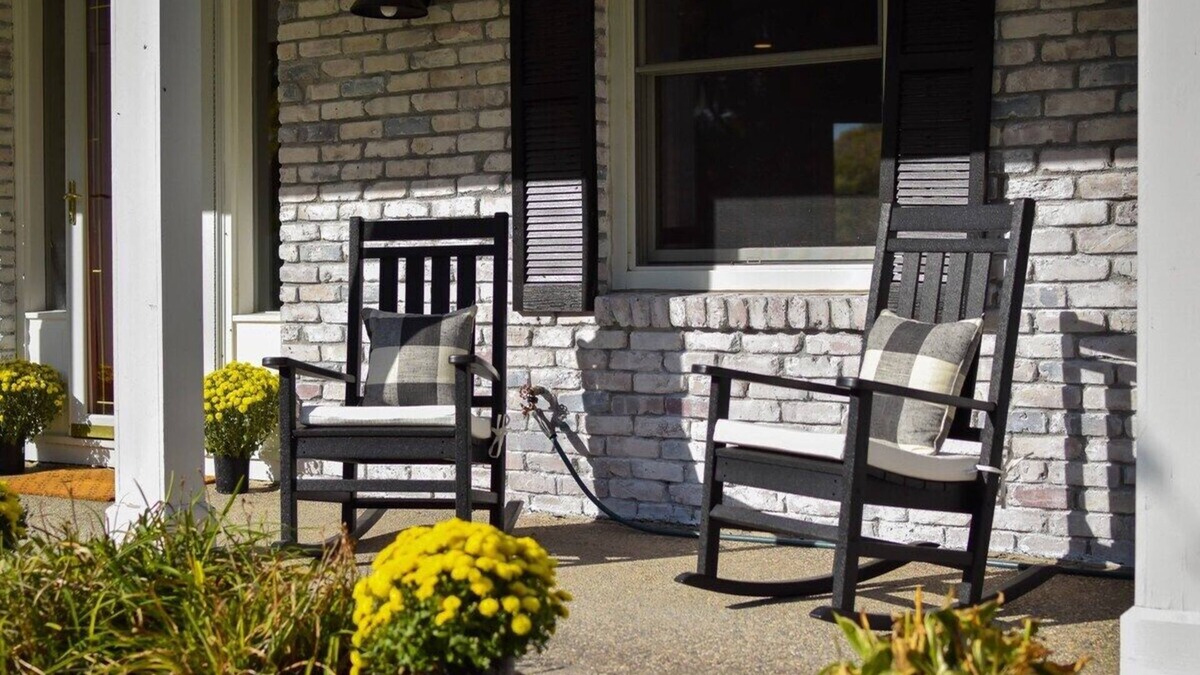 Minnetonka House | "Zen Den" on the Water by Downtown Wayzata by Roxy Rentals