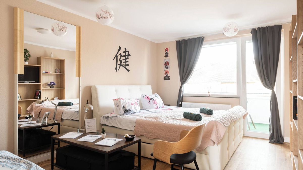 Neudorf-Nord Apartment | - Zen Haven Luxurious 3-Room Japanese-Themed Apartment with Balcony -