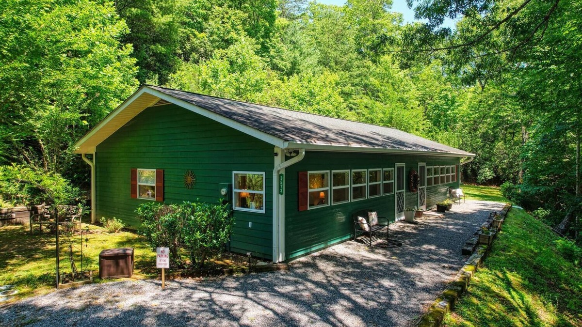 Hiawassee Cottage | Zen in the Woods - Gorgeous views! Multiple outdoor sitting spaces to enjoy.