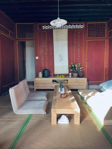 Dali House | Zen mountain residence half hidden in the mountains