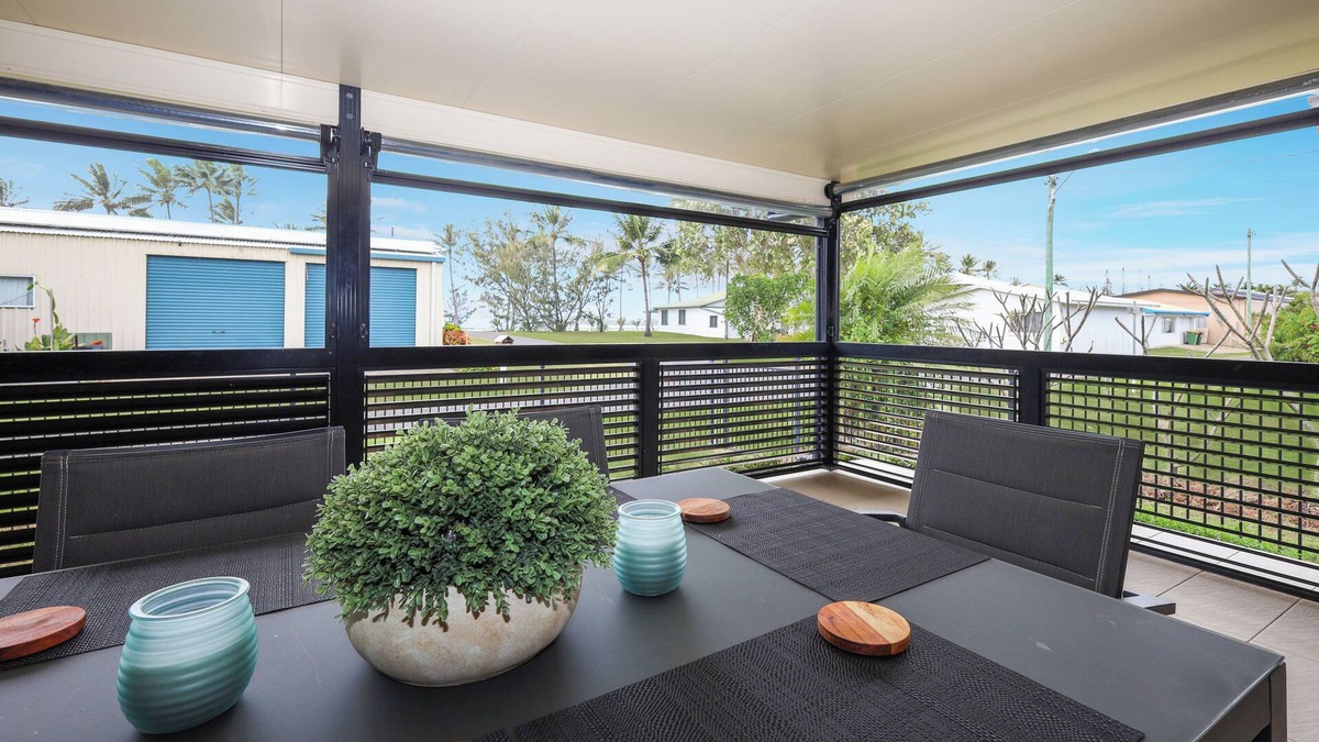 Grasstree Beach House | Zen on Zelma - A stone's throw to the beach