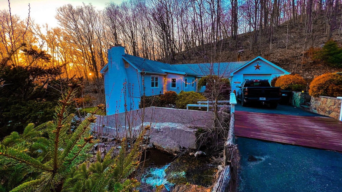 Hardyston Township House | Zen Retreat* EV Charger*Active Creek! 3B/1.5Bth