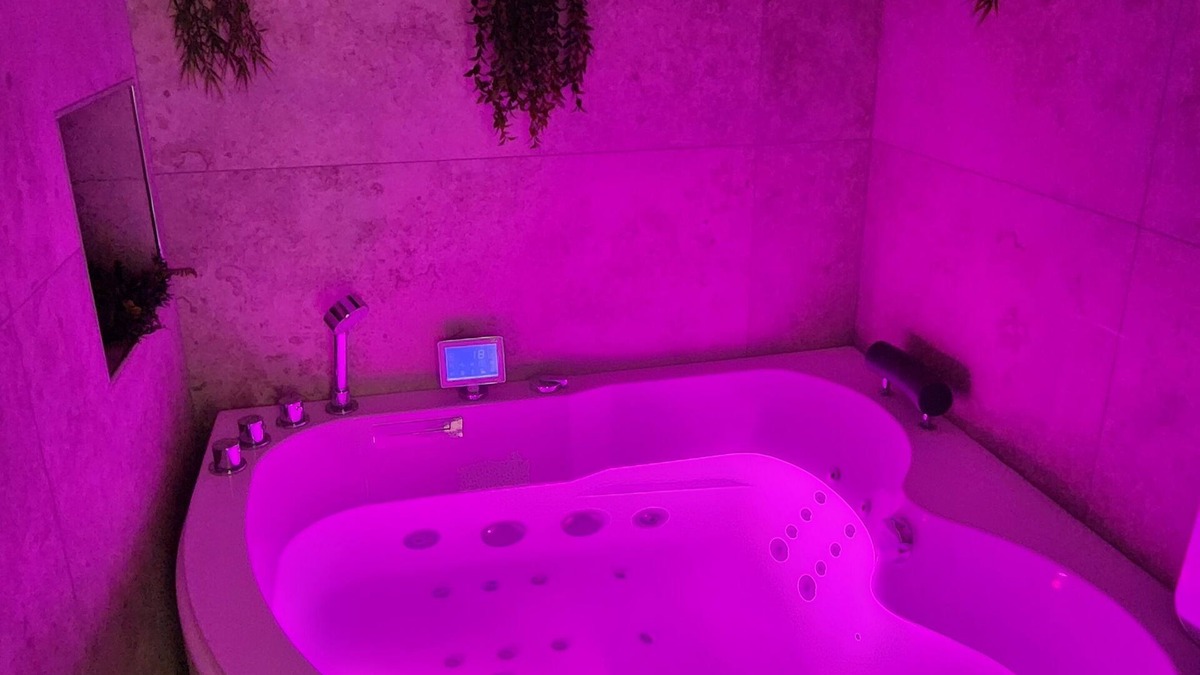 Hyeres City Centre Apartment | Zen Room, Romantique