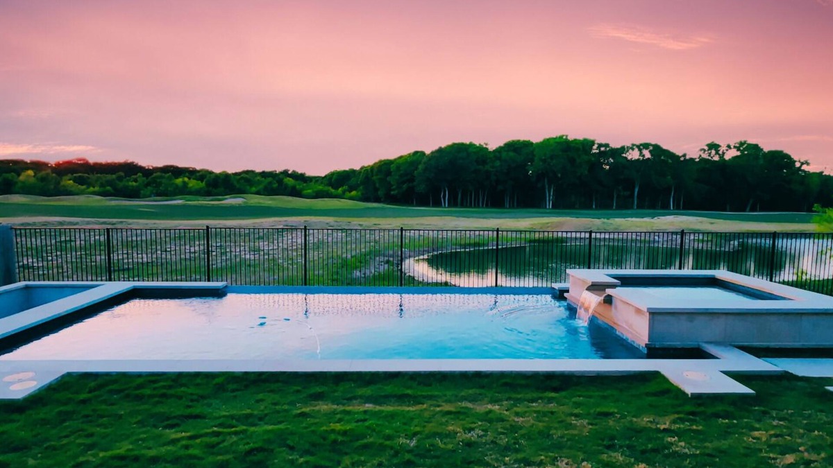 Manor House | Zen Sunsets Heated Pool, Spa, Theater, Gym: 20 Mins to Downtown Austin Sleeps 8