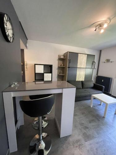 Chalons-en-Champagne Apartment | ZEN T1, 500m centre, proche gare, tout confort