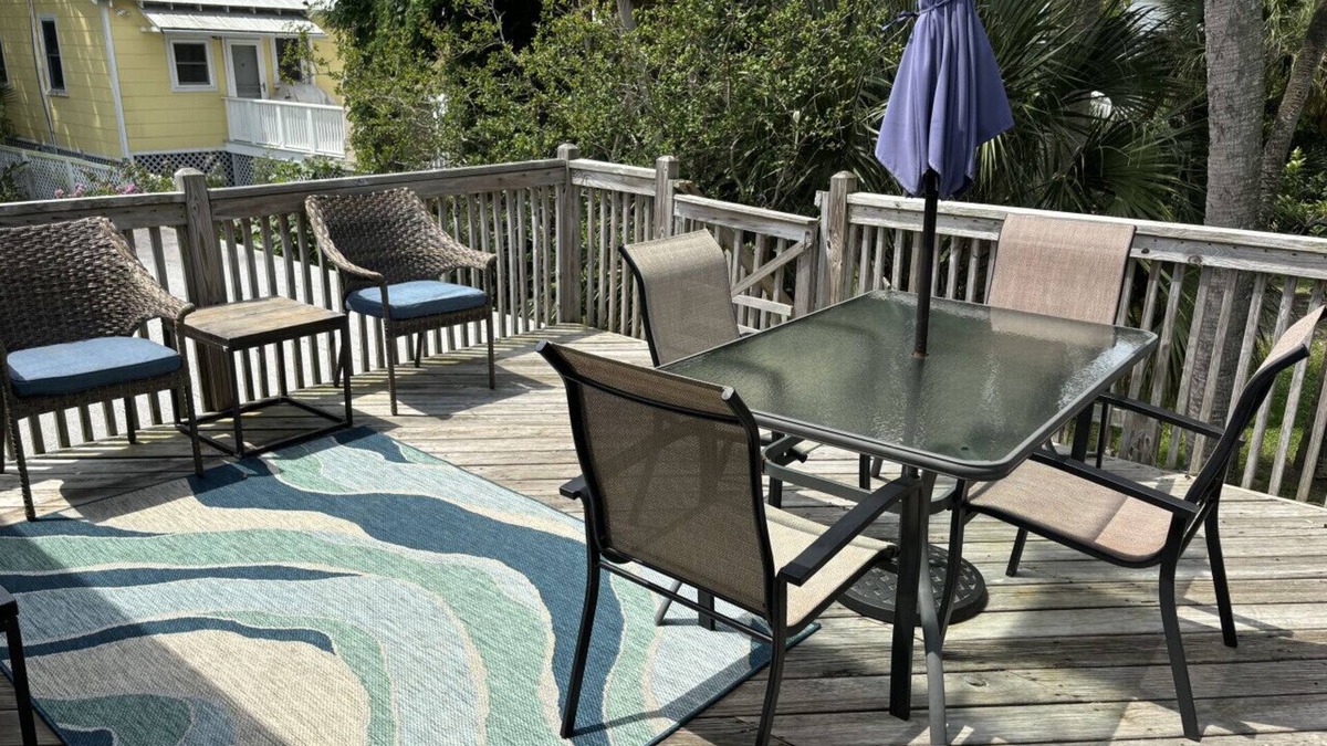 Folly Beach Apartment | ZenDeck & Courtyard - King Room & Double Room - Pet Friendly - Across from Beach