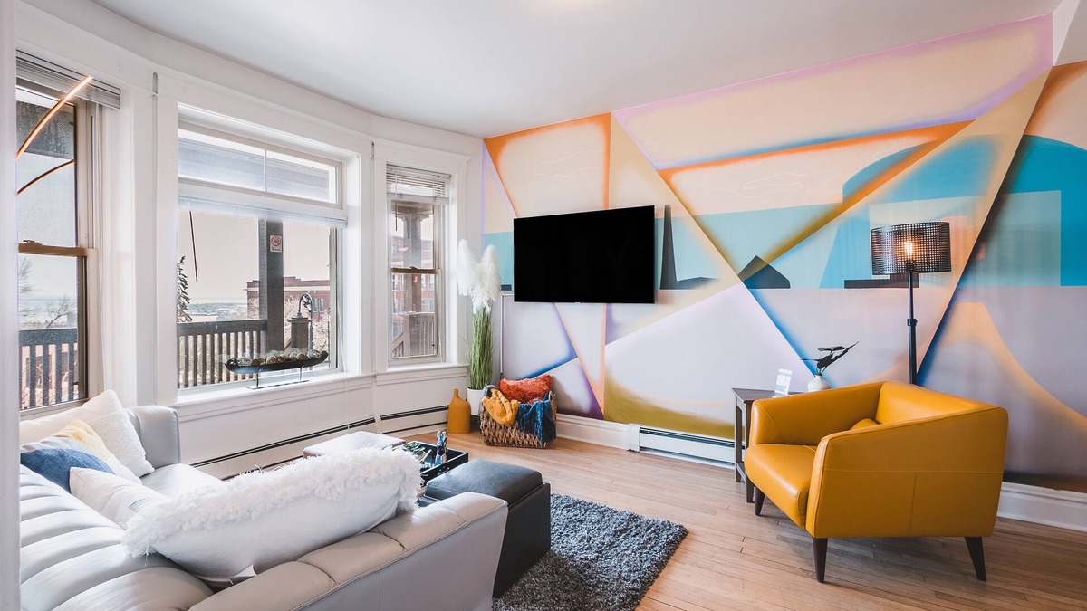 Central Hillside Condo | Zenith Condo: Your Downtown Duluth Retreat
