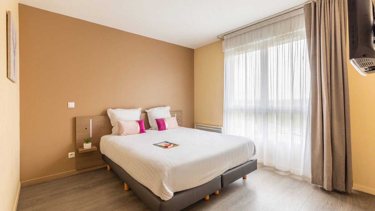 Magny-les-Hameaux Apartment | Zenitude Hôtel - Résidences Magny les Hameaux