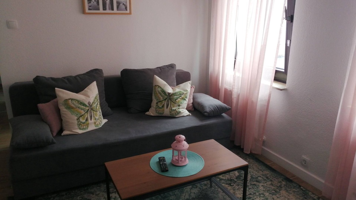 Dreikonigenviertel Apartment | Zentrales Wohnen für Monteure , Messegäste Oder Durchreisende