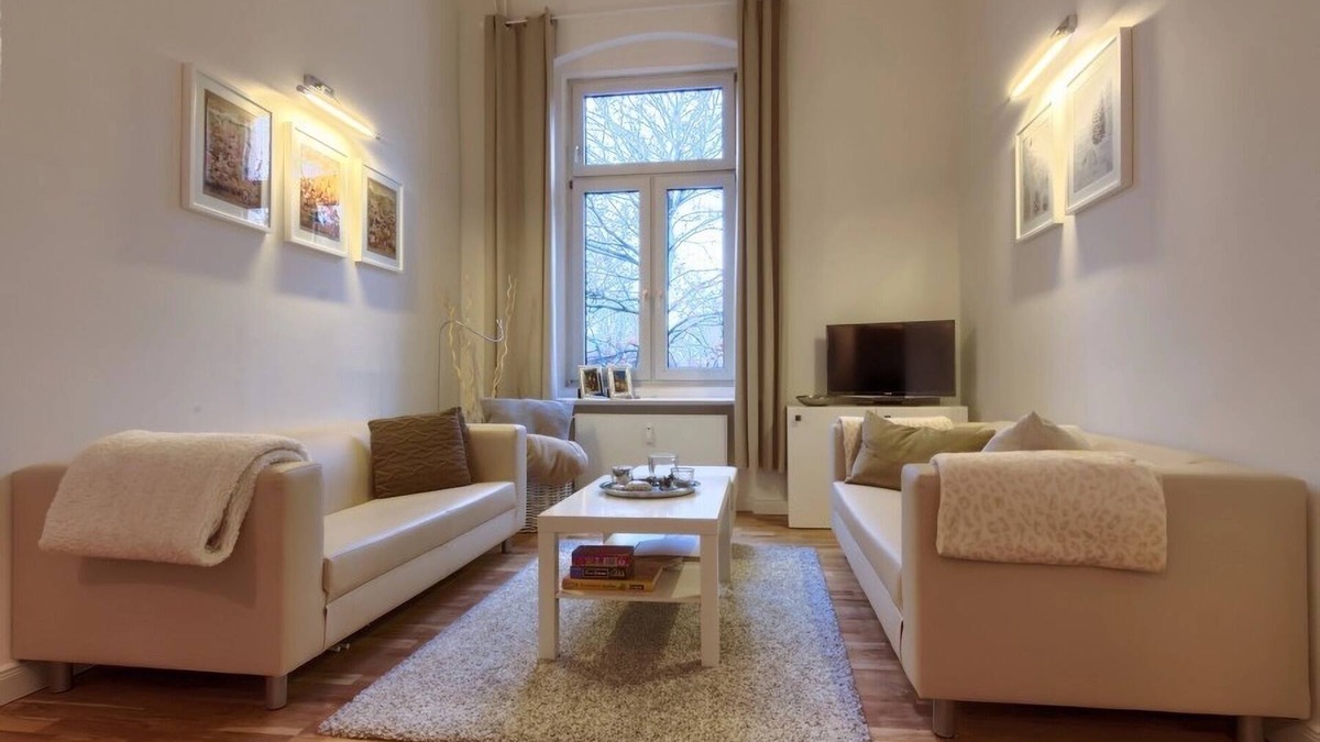 Tempelhof Apartment | Zentrumsnah und Trotzdem im Grünen Eingerahmt von Zwei Großzügigen Parkanlagen