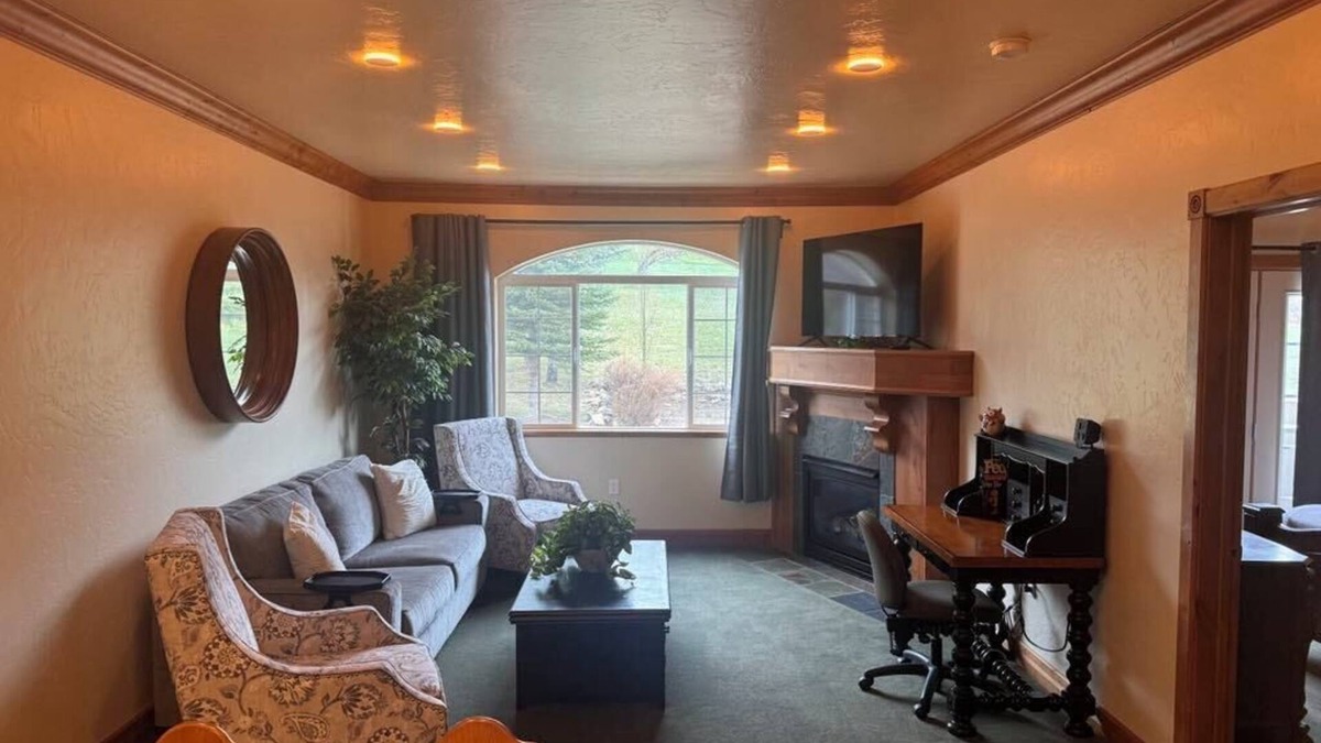 Zermatt Villa | Zermatt Villas w/Mountain Views. 25 Min from Park City. 25 mins from Ski Resort