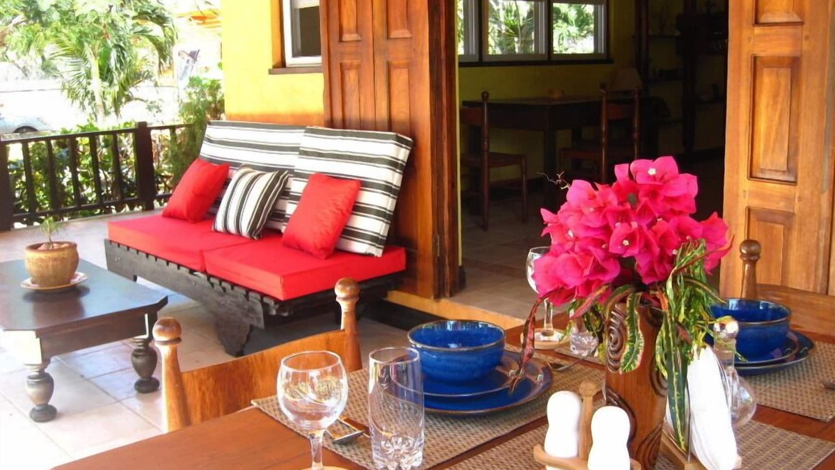 Treasure Beach Villa | Zero minutes to the most prestigous cove in the area