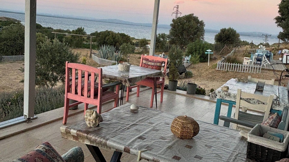 Bozcaada House | Zeus kır evi