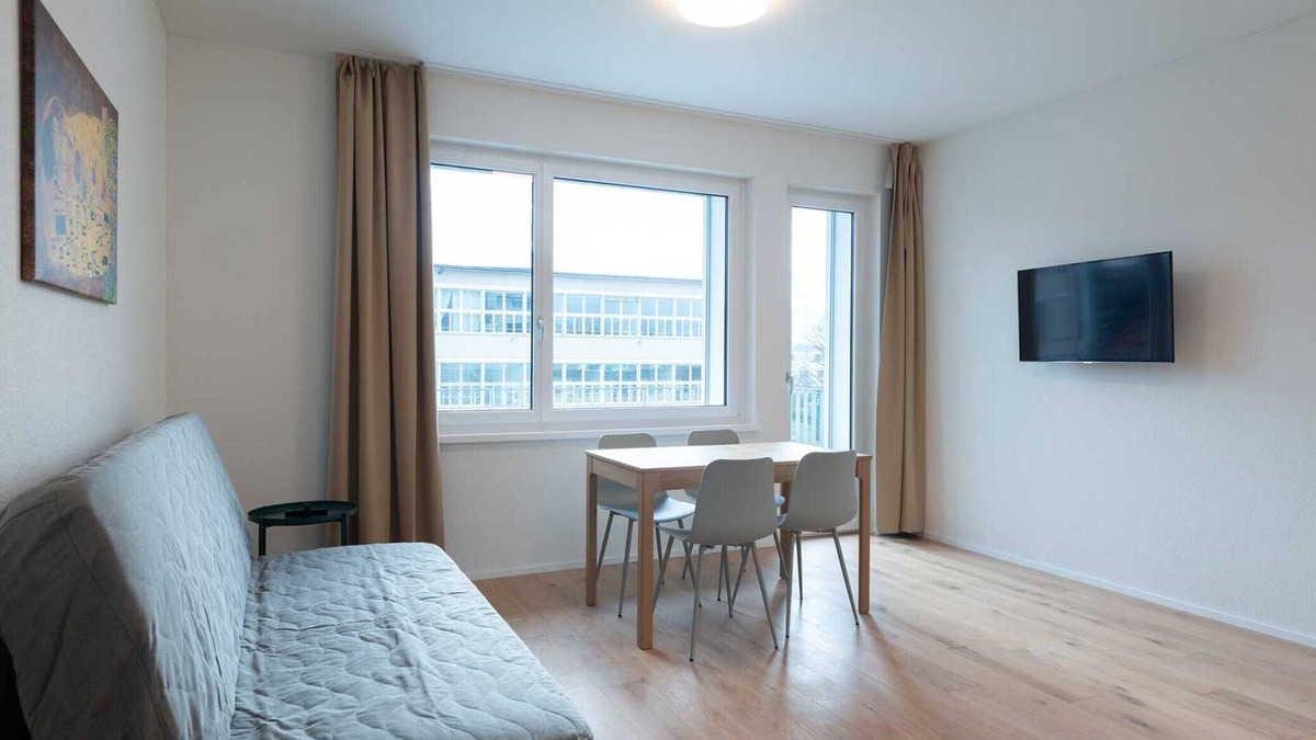 Center Apartment | ZH Yellow 3 - Letzigrund HITrental Apartment