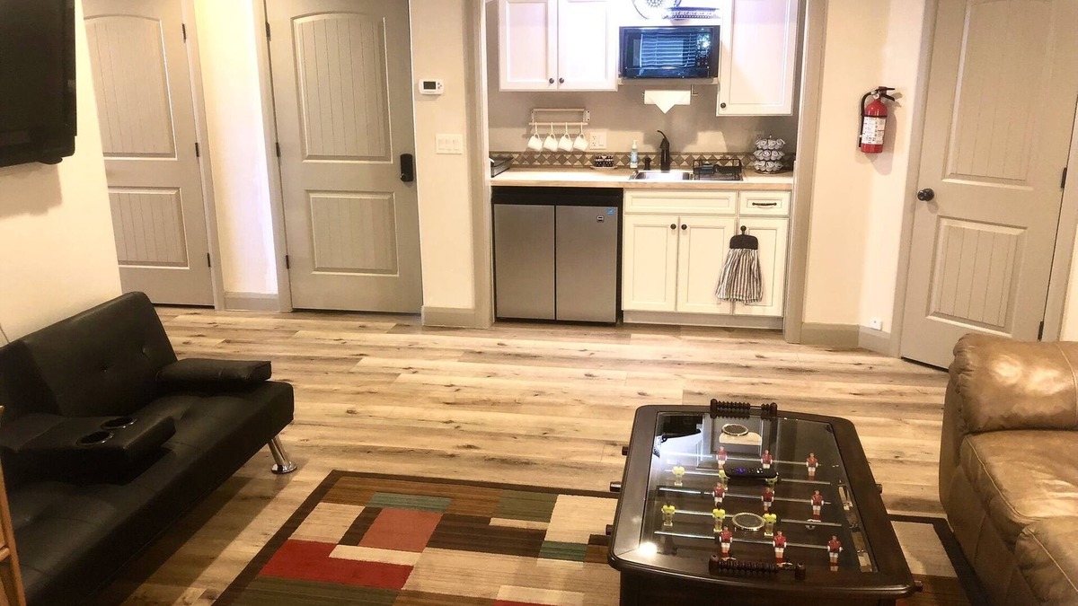 Hurricane House | Zion getaway duplex style home 4 bedroom 2 bathroom next to sand hollow and Zion