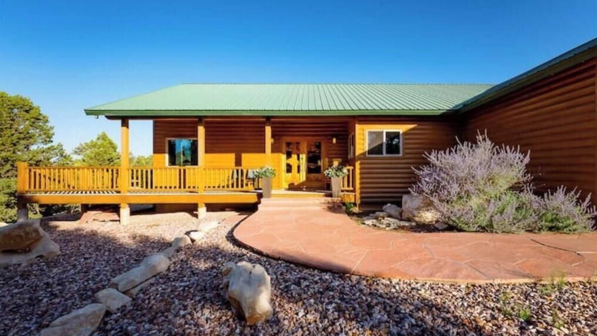 Zion National Park East Entrance House | Zion- Mountain View Lodge + Resort Access