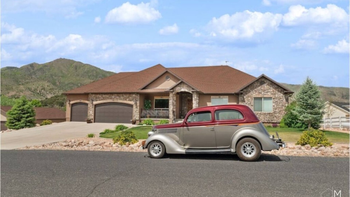 New Harmony House | Zion Nat'l Park/Cedar City/Bryce/Brianhead-NEW!