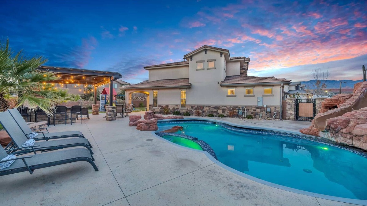 Sienna Hills House | Zion Poolhouse - PRIVATE POOL! Backyard Oasis!