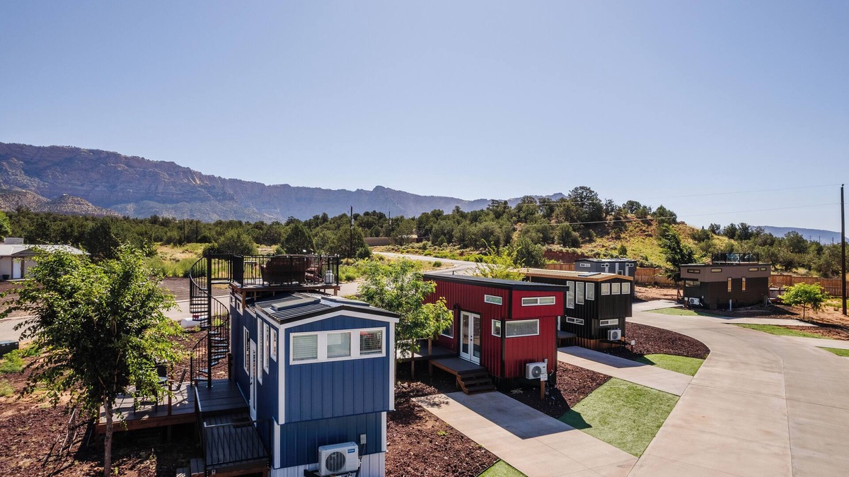 Apple Valley Cabin | Zion's Tiny Getaway