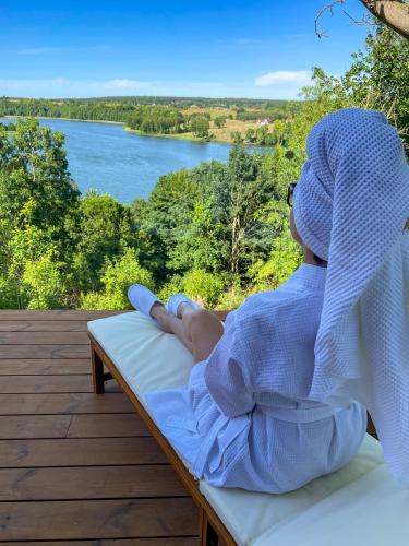 Gorzno Villa | Zloty, a Skromny - ogrodzony domek z jacuzzi i widokiem na jezioro