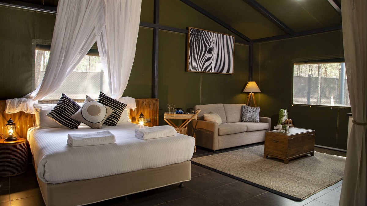 Dubbo Cabin | Zoofari Lodge at Taronga Western Plains