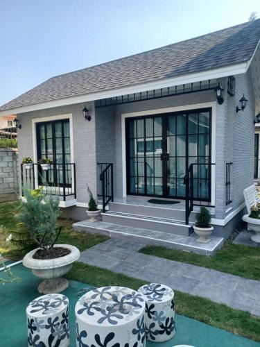 Bang Bua Thong Bed & Breakfast | Zoom Garden Home