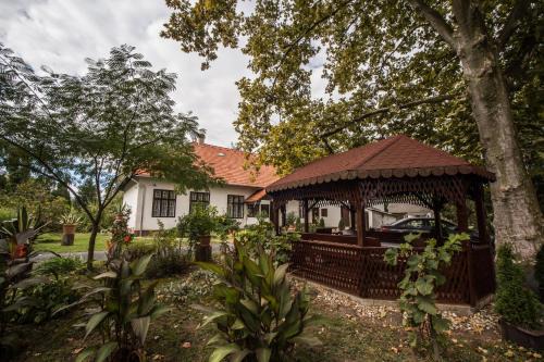 Vizvar House | Zsitfapusztai Vadászház