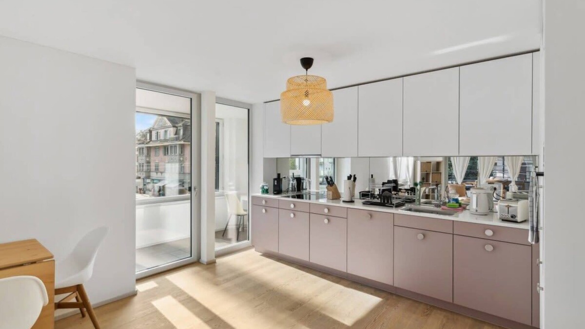 Hottingen Apartment | Zurich Flat: Central & Lake Convenience