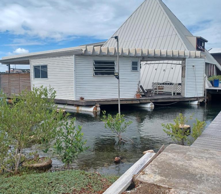 Willemstad Boat Rental | Zwaan Apartment - Regal Rentals Curacao