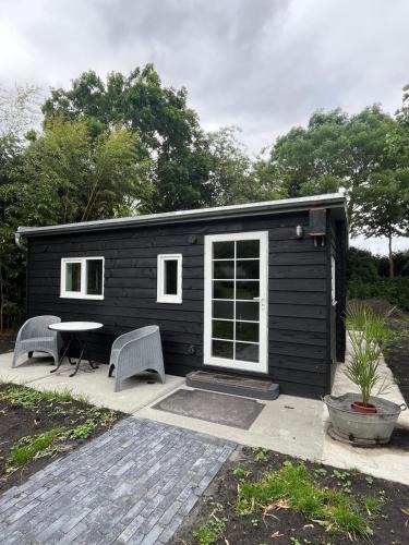 Kiel-Windeweer Cabin | Zwart Pareltje
